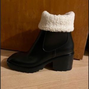 Women’s Eadin Rain Boots with shearling brand new never worn. Size 10